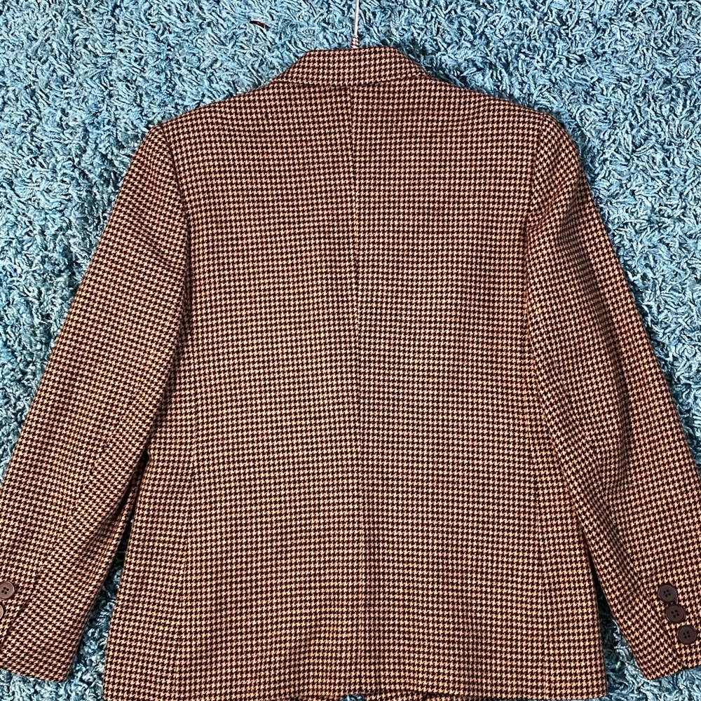 Blazer - Picture 2 of 4